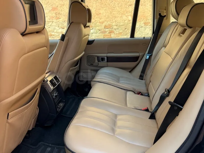 Land Rover Range Rover 4.4 V8 HSE — foto 12 de 18