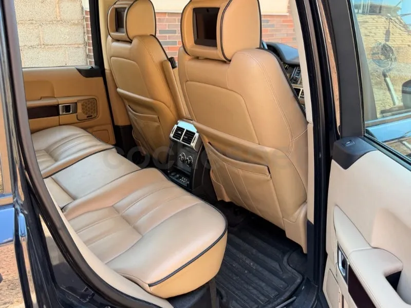 Land Rover Range Rover 4.4 V8 HSE — foto 16 de 18