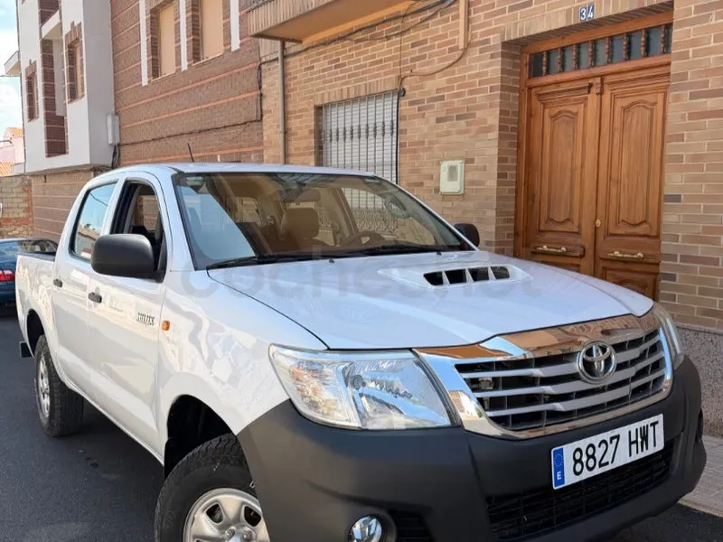 Toyota Hilux 2.5 D4D Doble Cabina GX 4x4 — foto 2 de 12