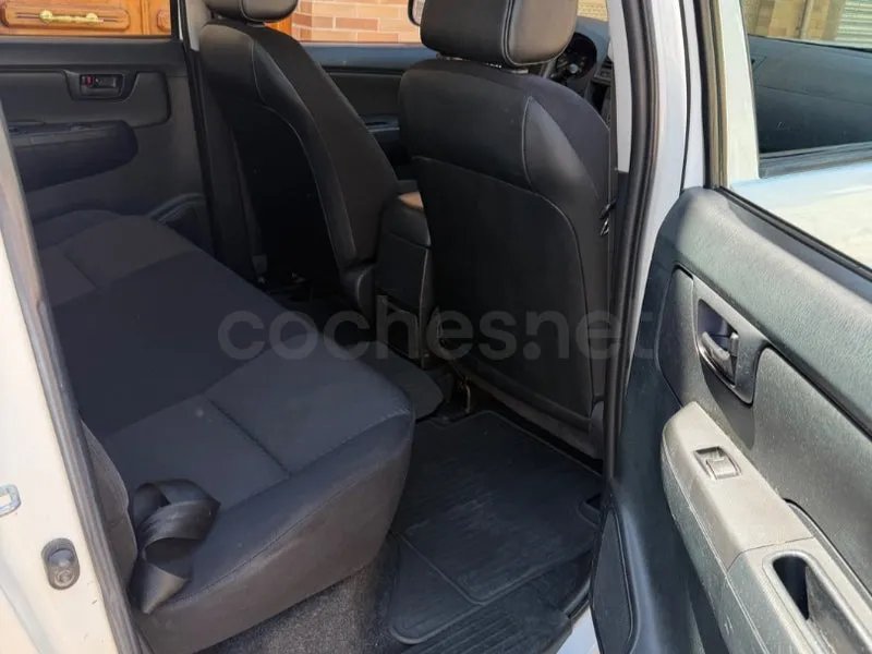 Toyota Hilux 2.5 D4D Doble Cabina GX 4x4 — foto 7 de 12