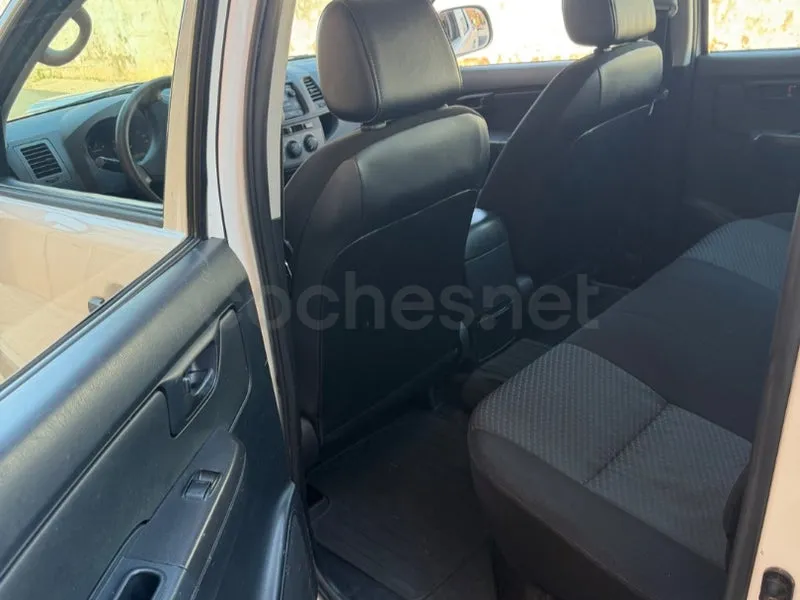 Toyota Hilux 2.5 D4D Doble Cabina GX 4x4 — foto 9 de 12