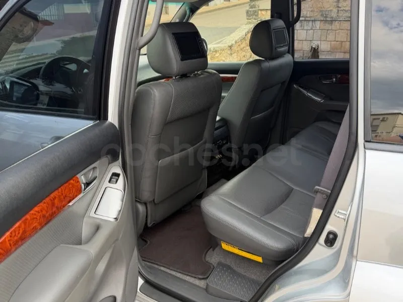 Toyota Land Cruiser 3.0 D4D VXL — foto 6 de 7